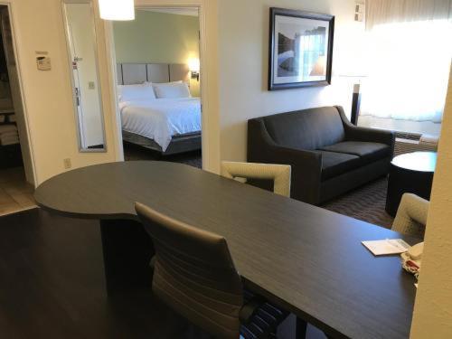 Candlewood Suites Belle Vernon By Ihg Buitenkant foto
